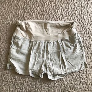 Maternity shorts